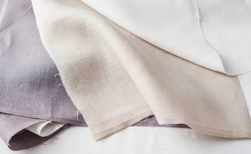 Linge blanc jauni ou gris ? Ravivez-le sans l'abîmer !