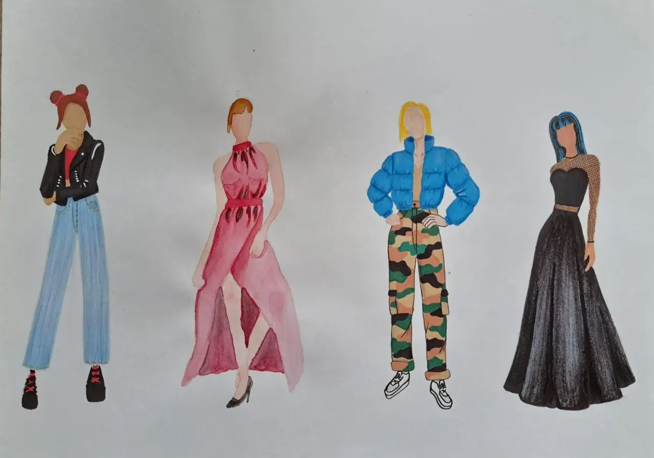 Croquis de mode : quatre silhouettes féminines présentent des tenues variées, allant du jean décontracté à la robe de soirée élégante.
